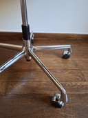 Poltrona Vitra Soft Pad EA 219 in pelle marrone castagna