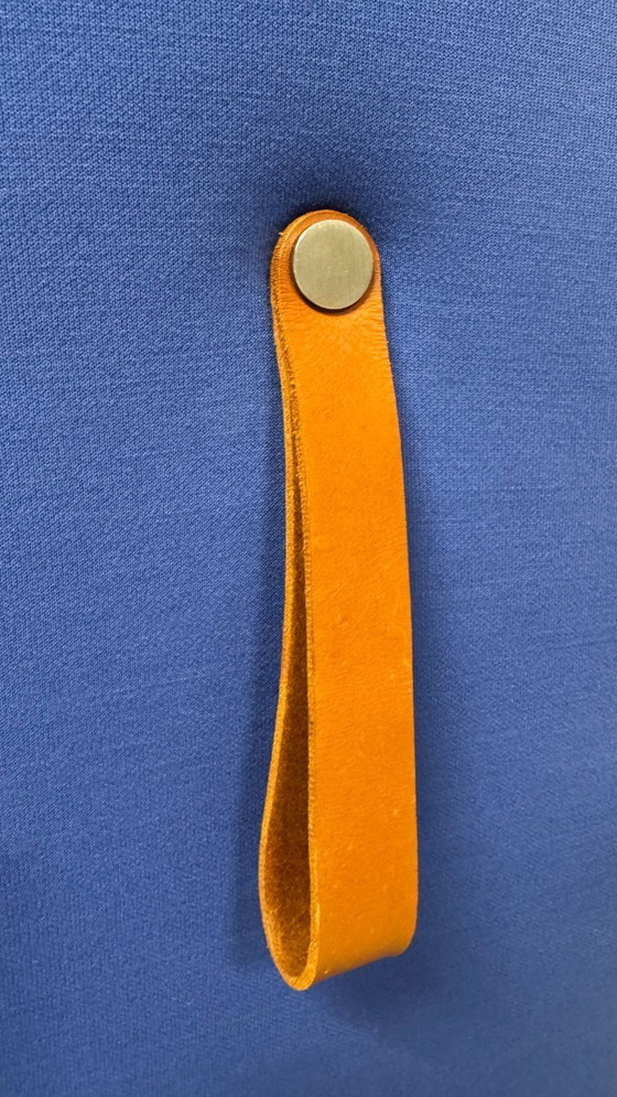 Image 1 of Akoestische ruimtedeler Cascando Trunk – met tv-houder | Design Robert Bronwasser | Kvadrat Planum