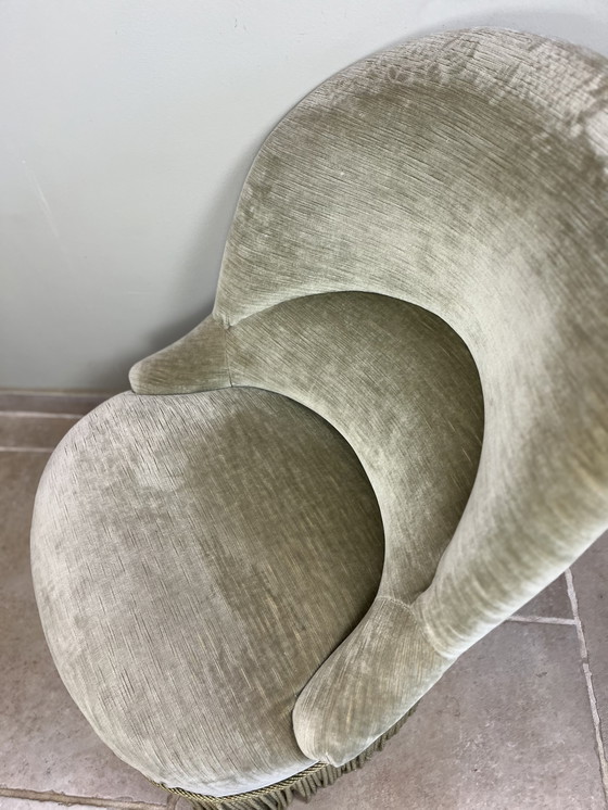 Image 1 of Amandelgroene fluwelen paddenstoelfauteuil