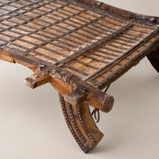 Tavolino da caffè indiano con carro di buoi – Pezzo unico in legno e ferro – Tavolini da caffè (photo 5 of 5)