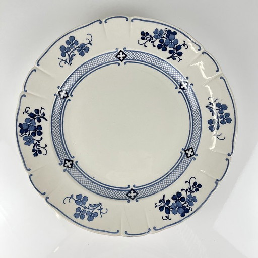 Fuente redonda grande Terre de Fer KG Lunéville, modelo "Jane", azul, 1890-1915