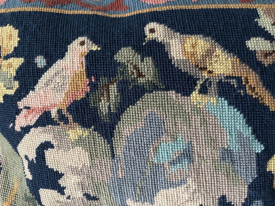 Image 1 of Cuscini con decorazioni di uccelli, ricamati a mano, anni '30