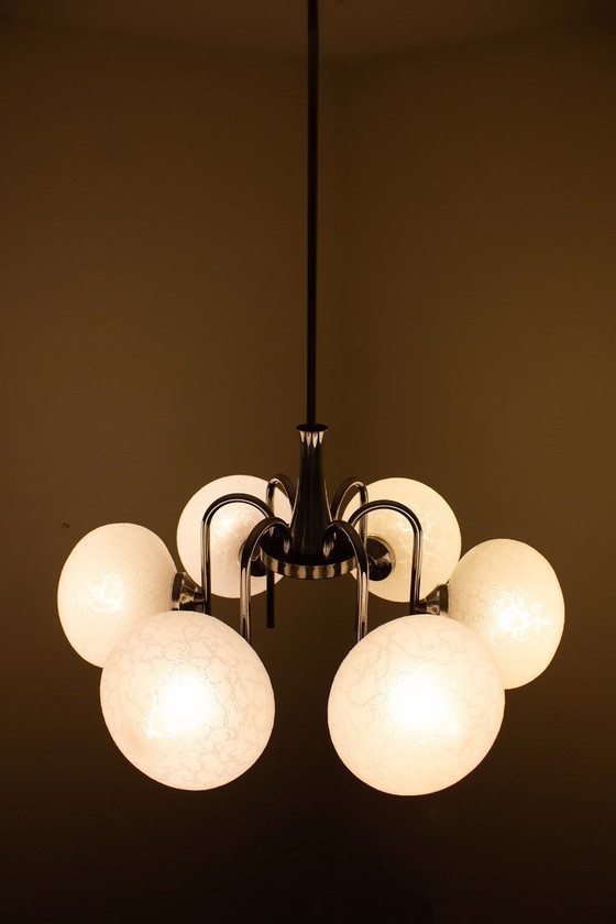 Image 1 of 6-kugeliger Richard Essig x Hustadt Bauhaus-Kronleuchter