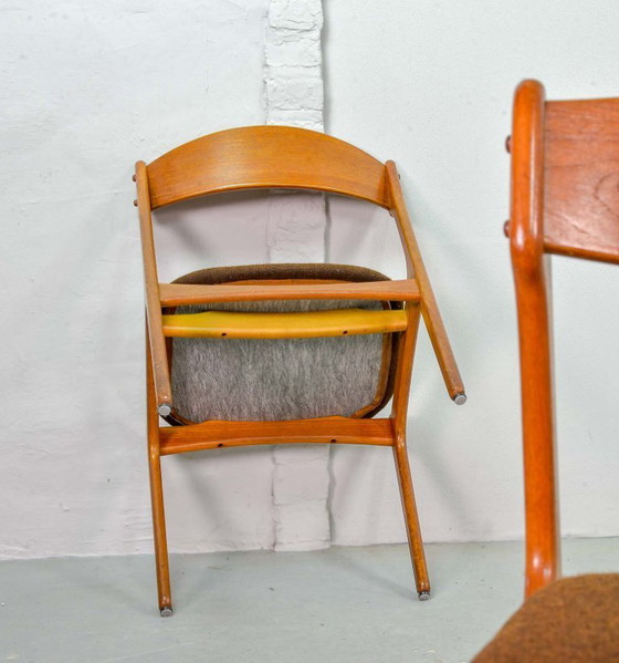 Satz von 4 dänischen Mid-Century-Esszimmerstühlen aus Teakholz, entworfen von Erik Buch für Oddense – Wood (photo 5 of 12)