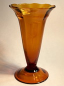 Bernsteinfarbene Art-Deco-Vase
