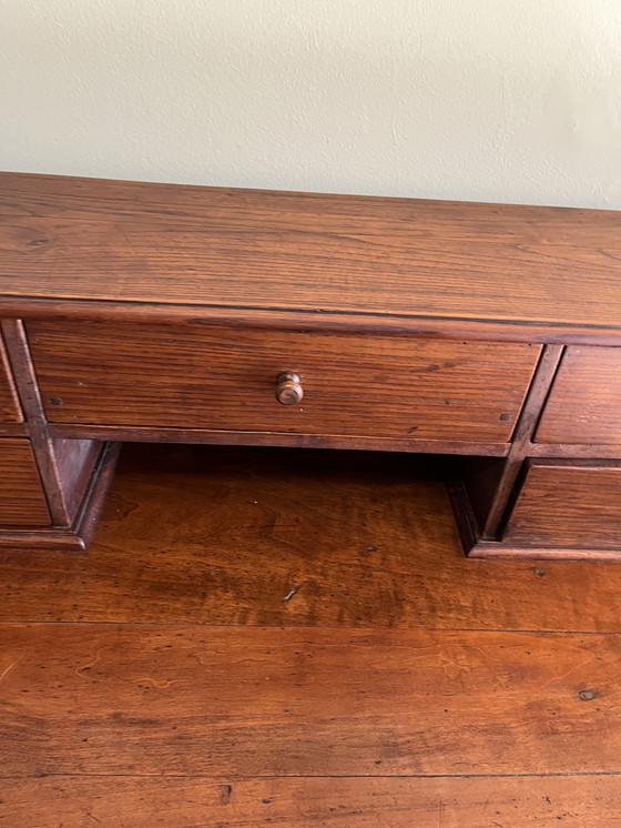 Image 1 of Scrivania a più livelli in noce