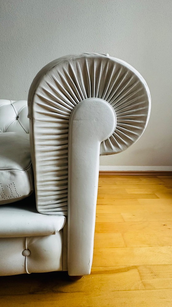 🛋️ Originele Poltrona Frau Chesterfield bank – Italiaanse designklassieker – ca. 50 jaar in familiebezit (photo 6 of 10)