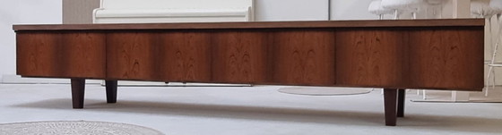 Image 1 of Credenza bassa di metà secolo