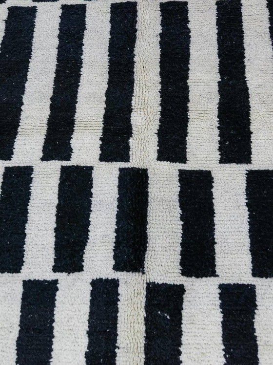 Tapis marocain artisanal 250cm x 150cm – Laine (photo 3 of 9)