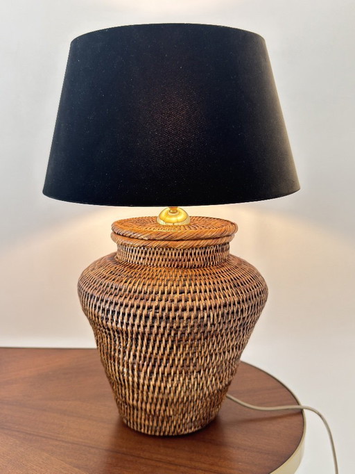 Luxury hand-woven rattan / wicker / bamboo vintage table lamp