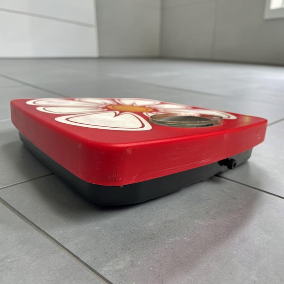 Image 1 of Hanson bathroom scale 1970s with flower