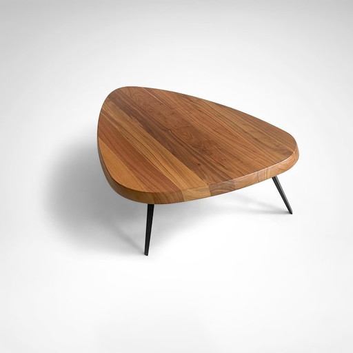 Table basse en noyer Mexique par Charlotte Perriand pour Cassina 2015
