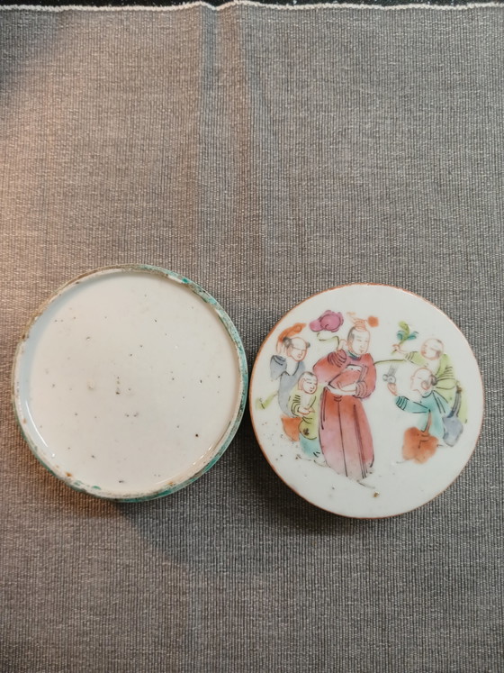 Juego de 4 piezas de porcelana china, período Daoguang, principios del siglo XIX, Famille Rose, estilo (photo 6 of 14)