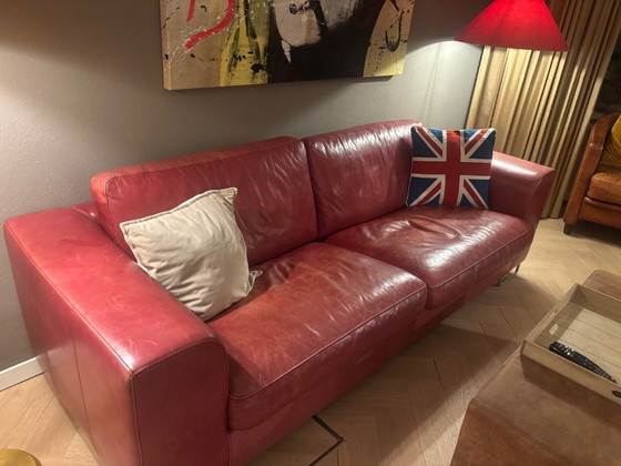 Red leather two-seater sofa, 2 seaters, Metal, Modern (photo 3 of 5)