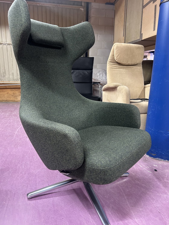 Image 1 of Poltrona Vitra Grand Repos
