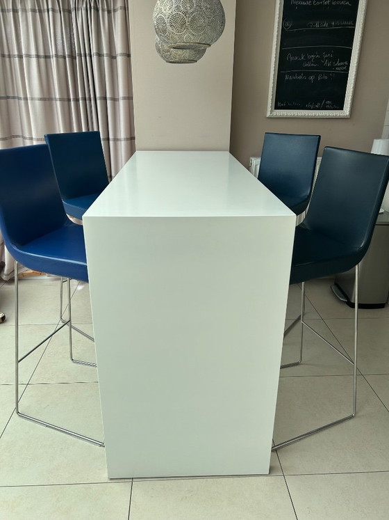 Image 1 of Tavolo da bar con sgabelli in pelle Montis