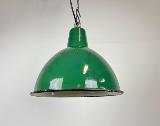 Image 1 of Lampada da fabbrica in smalto verde industriale, anni '60