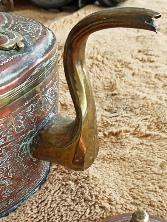 Image 1 of Zeldzame antieke handgehamerde koperen theeketel met komfoor-Maghreb. 