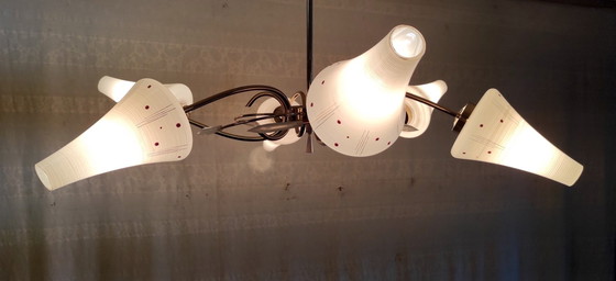 Image 1 of Lampadario modernista a 6 luci in ottone e vetro opalino - anni '40/'50