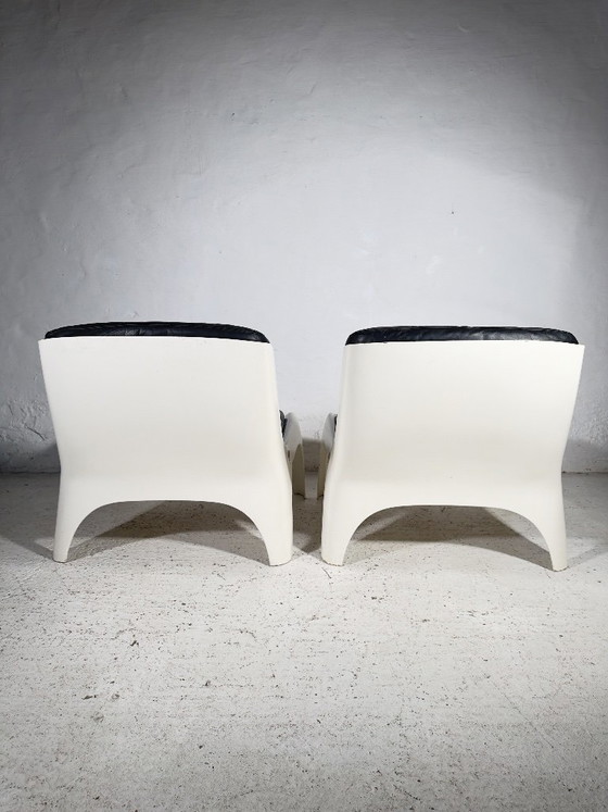 Iconiche poltrone lounge in fibra di vetro degli anni '70, in stile "era spaziale", di Carl Straub. (photo 10 of 14)