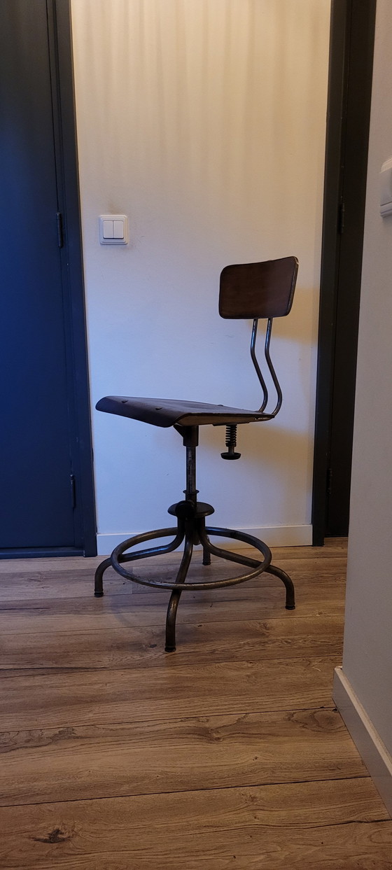 Image 1 of Antieke bureaustoel