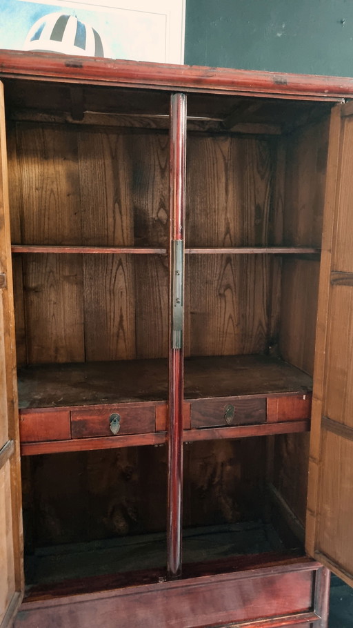 Vintage Chinese kledingkast