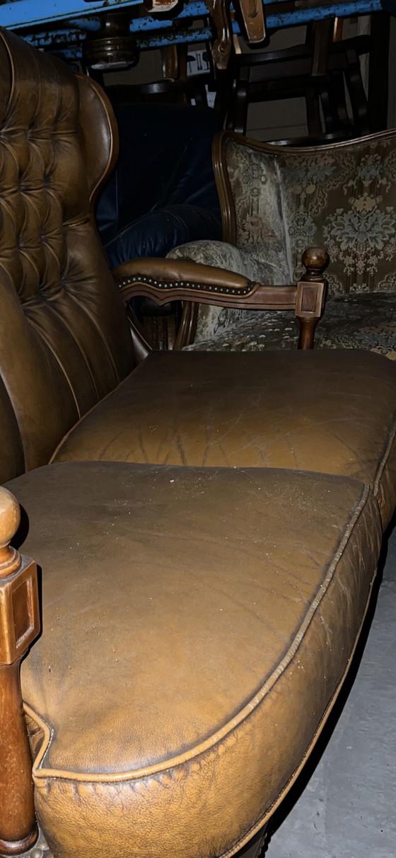 Retro vintage chesterfield – Chairs and lounge chairs, Leather, Wood (photo 2 of 5)