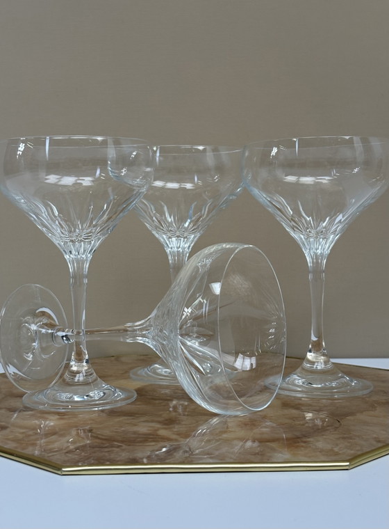 Image 1 of 4 coupes à champagne vintage / verres à cocktail en cristal à motif étoile