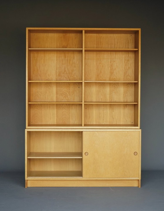 Image 1 of Eikenhouten boekenkast van Børge Mogensen voor Karl Andersson & söner. Zweden, jaren zestig