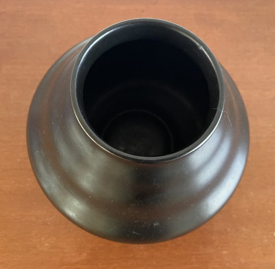 Image 1 of Zenith Gouda Pottery - Black Art Deco vase model 237 designed by Willem Stuurman