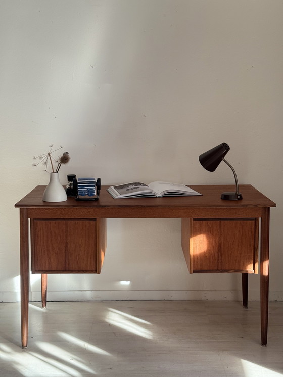 Image 1 of Scrivania danese vintage in teak degli anni '60