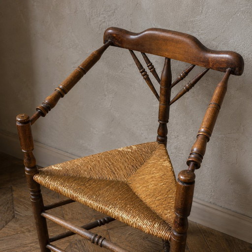 Antieke hoekstoel met rieten zitting, circa 1880-1910