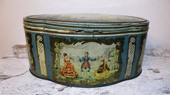 Image 1 of Zeer oude en grote blikken doos, circa 1900, snoepfabriek Lutrina, Kaiserslautern