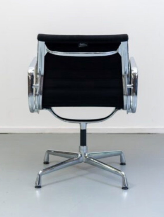 Image 1 of Set of 4 Charles & Ray Eames chairs