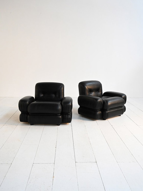 Image 1 of Sillones de cuero negro y acero tubular, década de 1970.