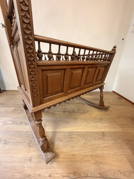 Image 1 of Vlaamse Renaissance wieg