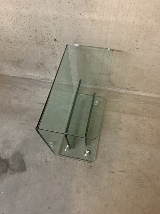 Image 1 of Porte-revues/table d'appoint de style italien.