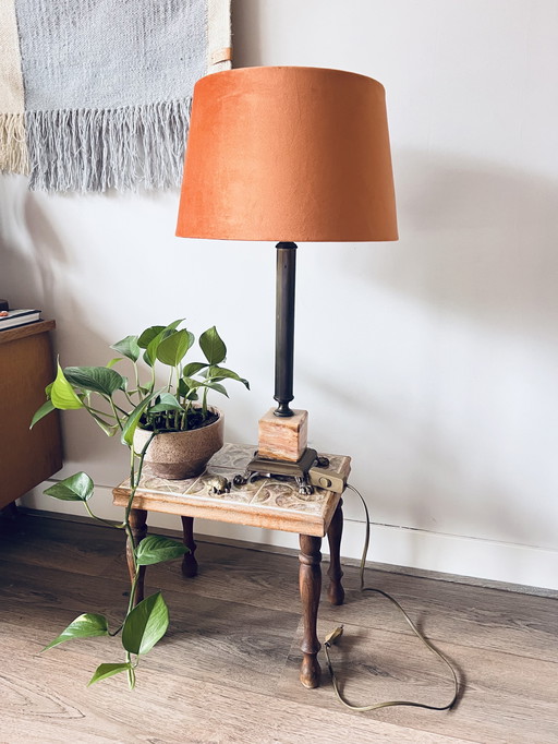 Table lamp with marble and brass base