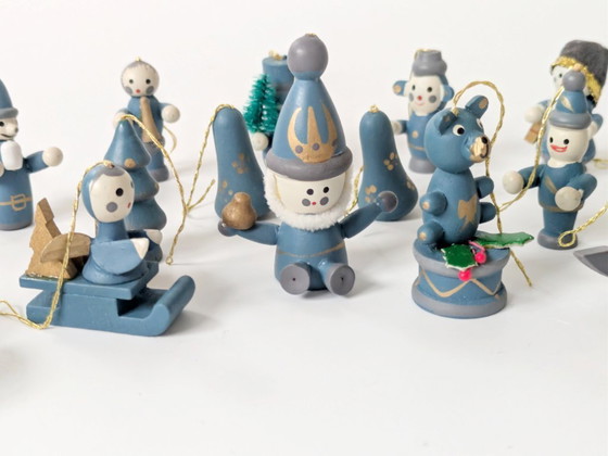 Image 1 of 14 x Vintage Kerstversieringen in Doos | Duitse Volkskunst Houtdecoratie uit de Jaren 80