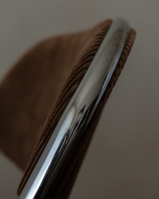 Image 1 of Vintage chromen klapstoelen (paar) | Bruine corduroy bekleding | Stijl uit het midden van de 20e eeuw / jaren 70