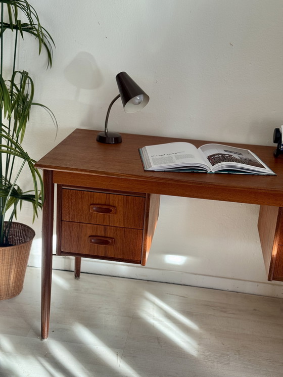 Image 1 of Scrivania danese vintage in teak degli anni '60