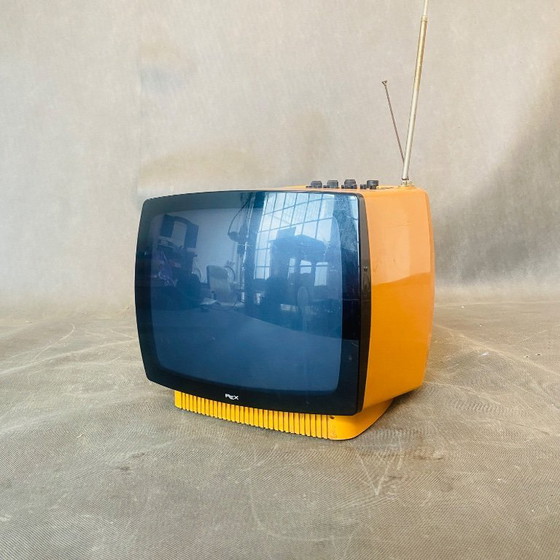 Televisor portátil REX de los años 70, en blanco y negro. – Objetos decorativos, Plastic (photo 6 of 7)