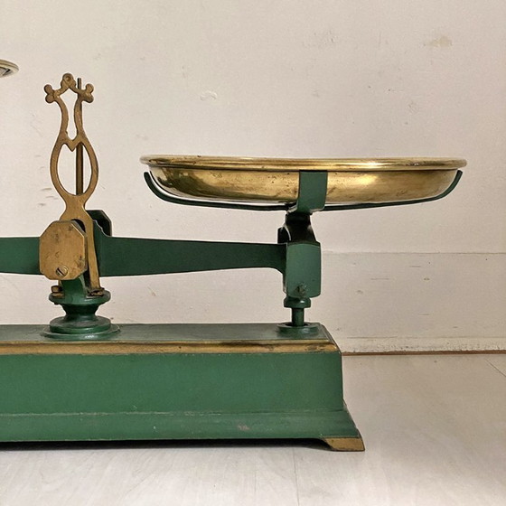Image 1 of Cast iron Roberval balance with copper pans