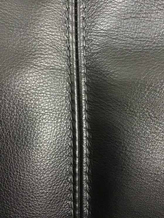 Image 1 of 4 eetkamerstoelen l'Ancora zwart leer met parketwielen