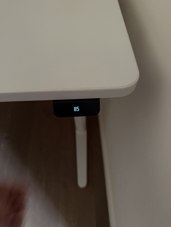 Image 1 of Bureau Vitra Tyde2