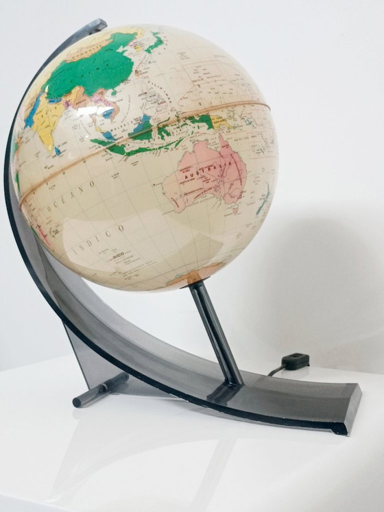 Beleuchteter Globus aus Plexiglas von Nova Rico Florenz 1969 – Tischlampen (photo 2 of 14)