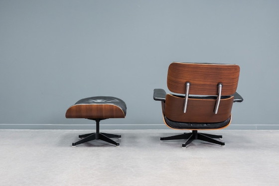 Image 1 of Fauteuil lounge Eames et repose-pieds