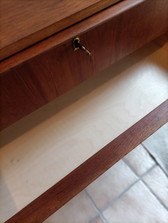 Image 1 of Deense Teak Ladekast