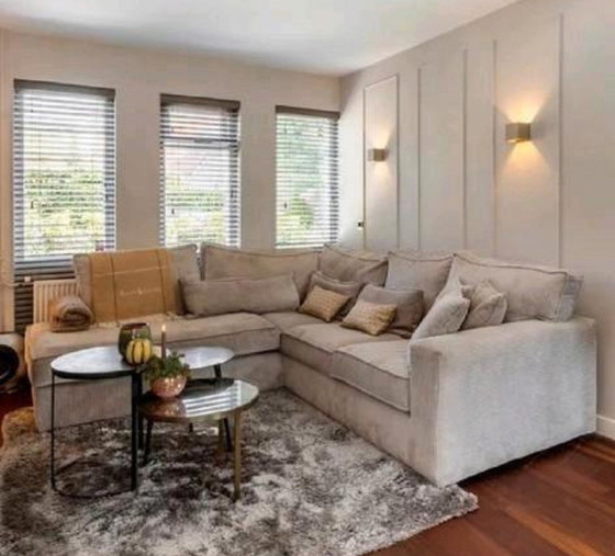 Image 1 of Grote hoekbank van ribstof in lichte kleur