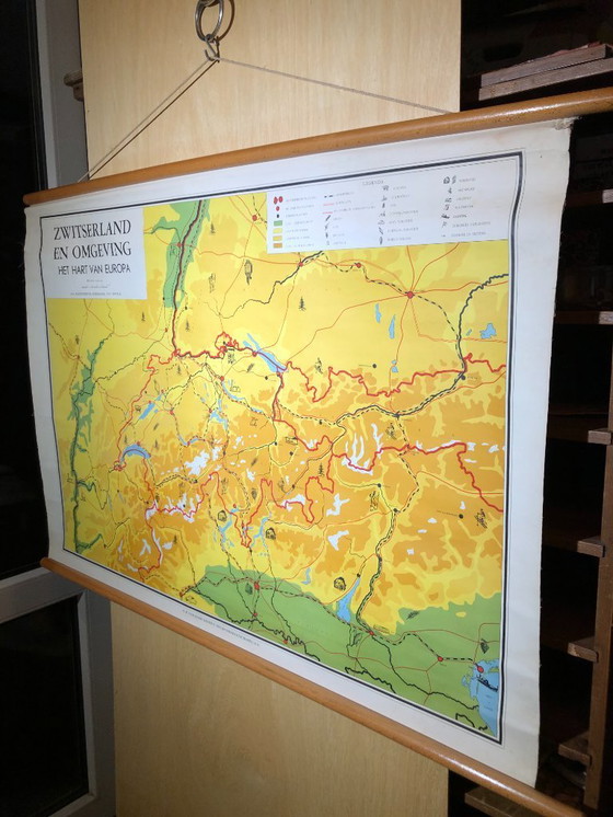 Image 1 of Vintage schoolplaat schoolkaart Zwitserland en omgeving 116 x 86 Van Goor zonen